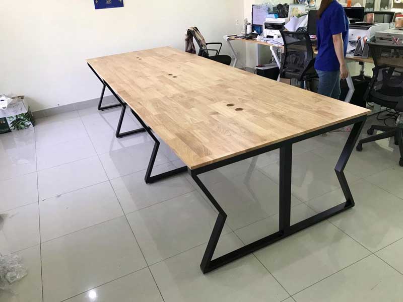Chân bàn văn phòng hoàn thiện mặt bàn
