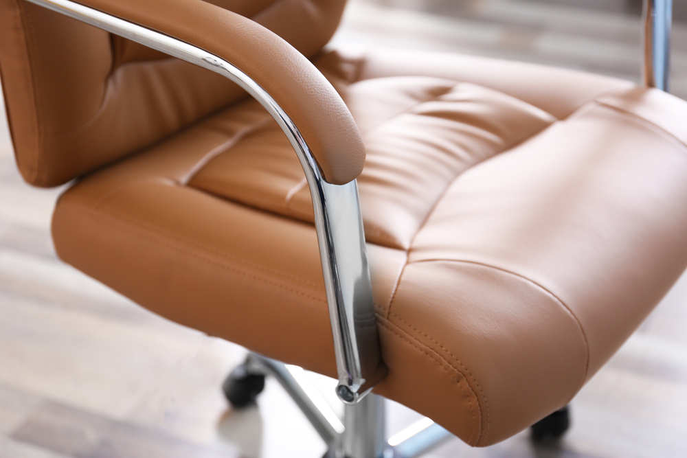 chất liệu ghế cũng ảnh hưởng tới trải nghiệm ngồi của người dùng