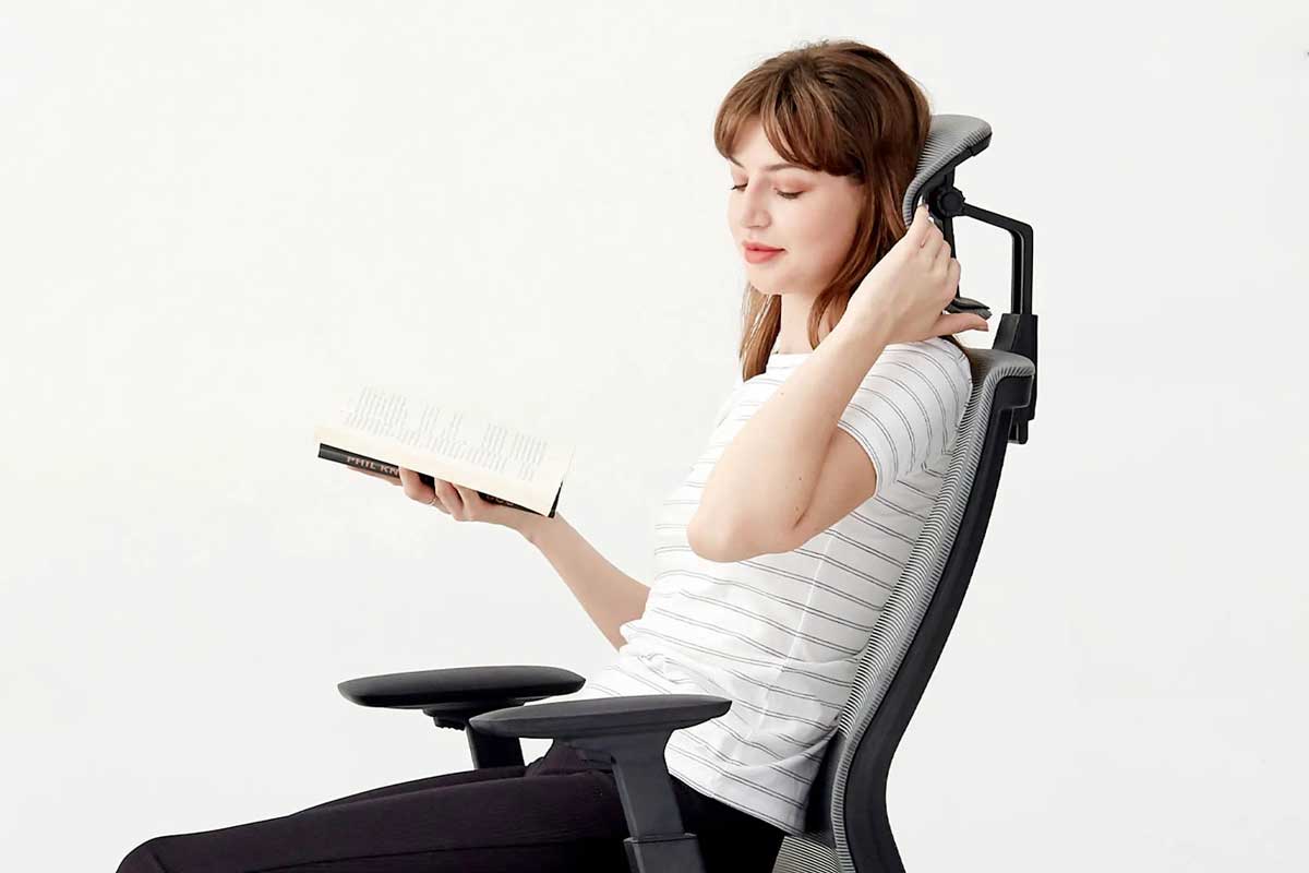 Ghế có tựa đầu giúp bạn duy trì tư thế và có thể ngồi tư giãn tại chỗ