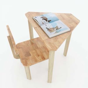 Bộ bàn mầm non hình thang gỗ cao su màu tự nhiên KGD001