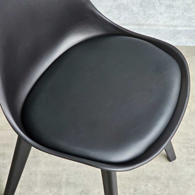 Ghế Eames nhựa đúc có lót nệm ST3003E