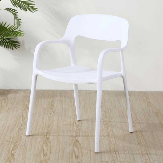 Ghế nhựa màu trắng