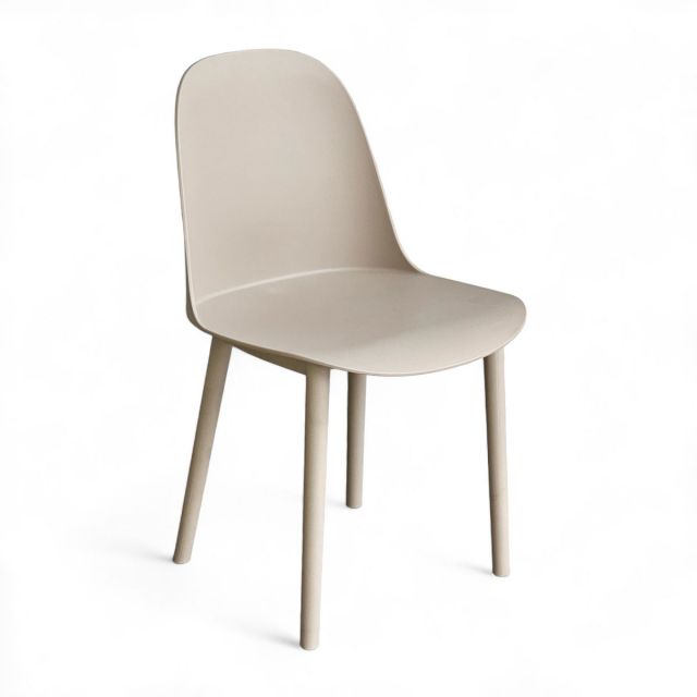 Ghế ăn nhựa đúc cao cấp GAIA01 Ghế ăn nhựa đúc cao cấp GAIA01