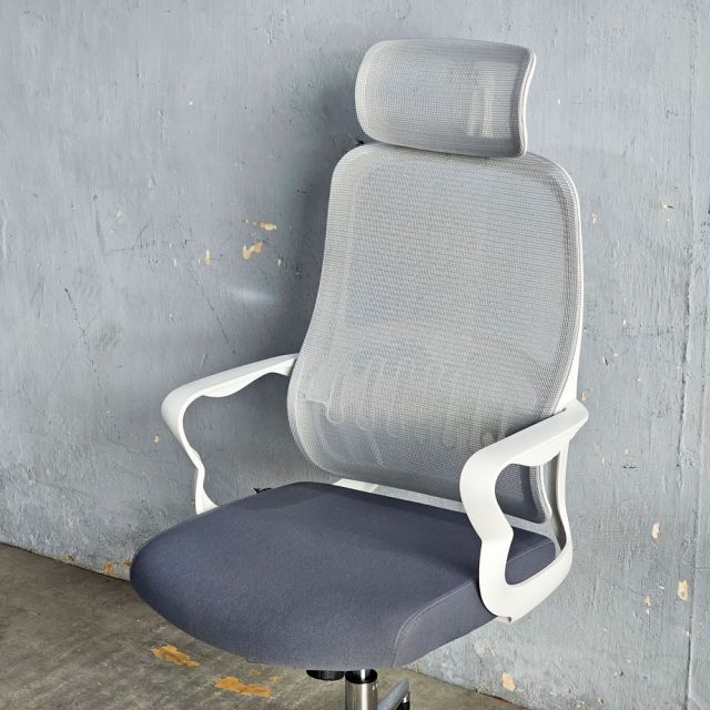 Ghế xoay văn phòng lưng lưới có tựa đầu GAK825