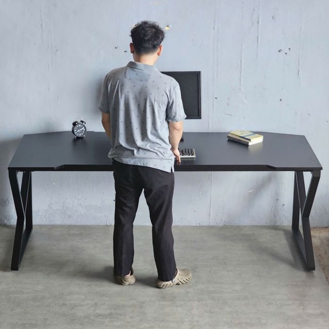 Bàn Gaming chữ K 200x80cm gỗ cao su GD68092