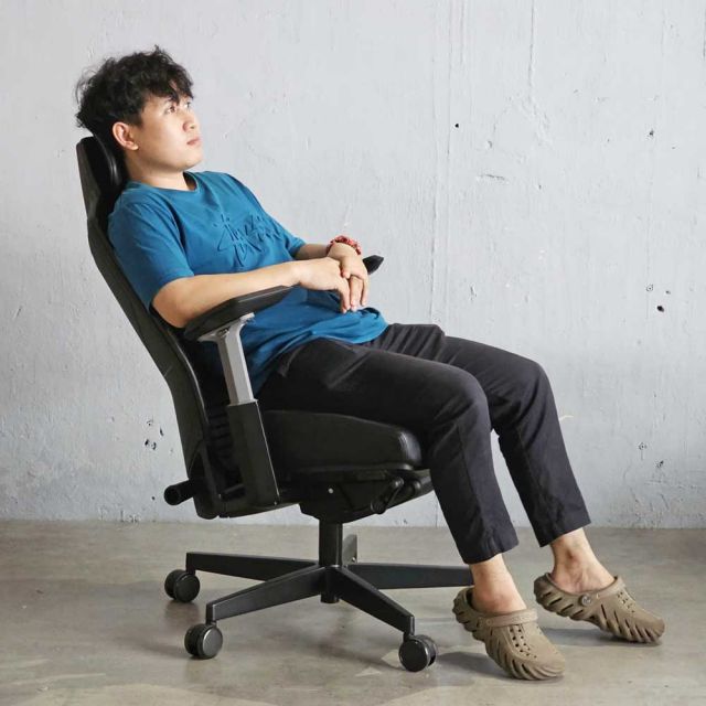 Ghế Gaming lưng nhựa mềm chân nhôm ROBOTIC-01