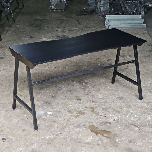 Bàn Gaming TaUP 120x60cm gỗ cao su chân chữ A GD68093