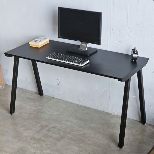Bàn làm việc 140x60cm gỗ cao su hệ PLY HBPL023