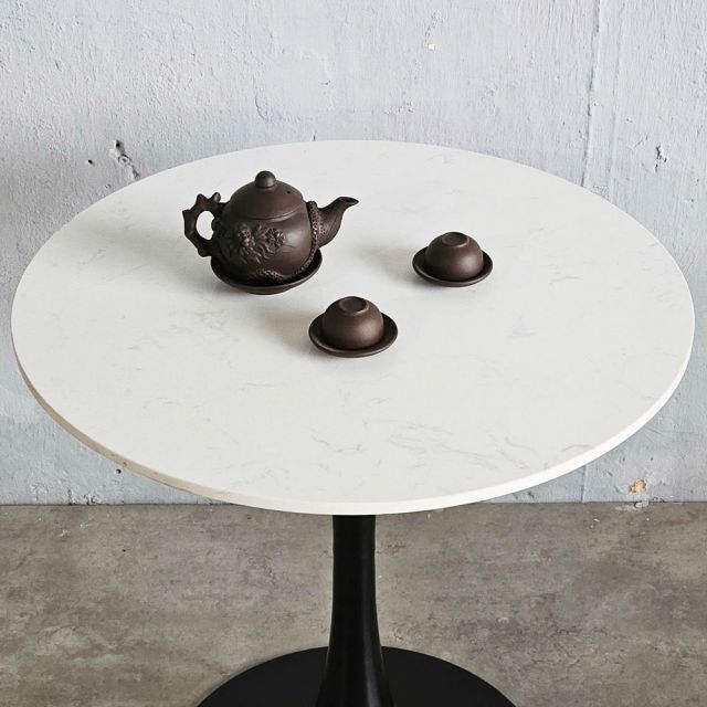 Bàn cafe tròn 70cm mặt đá chân sắt Tulip CFD68231