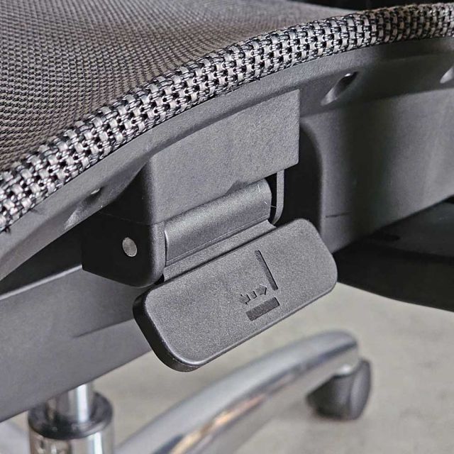 Ghế lưới công thái học có gác chân HOM1105F