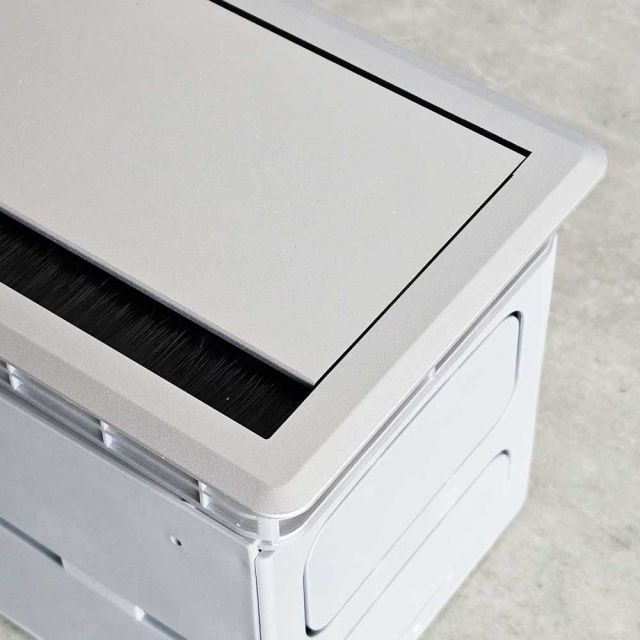 Hộp cắm điện âm bàn nắp nhôm OEDH003A
