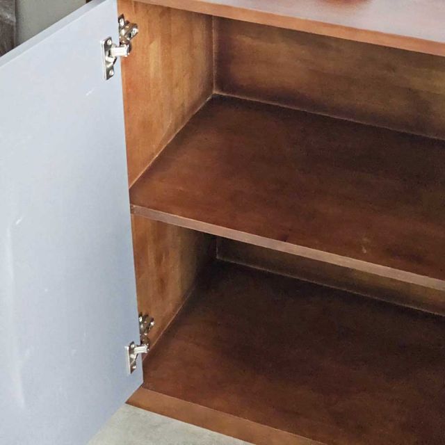 Tủ hồ sơ 2 tầng cửa kính gỗ cao su THS68056