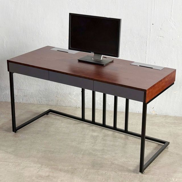 Bàn làm việc Lineo 140x60cm gỗ cao su BD68132