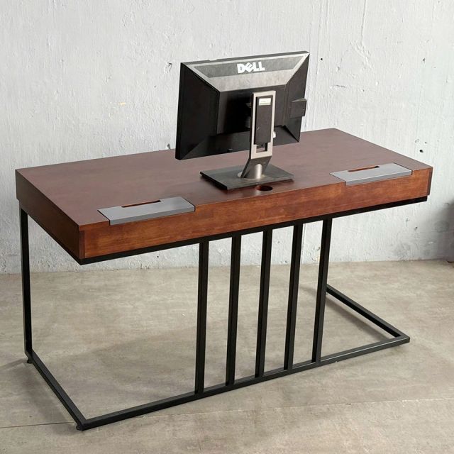 Bàn làm việc Lineo 140x60cm gỗ cao su BD68132