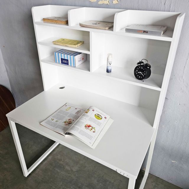 Bàn học liền giá sách 100x60x145cm gỗ cao su FD68068