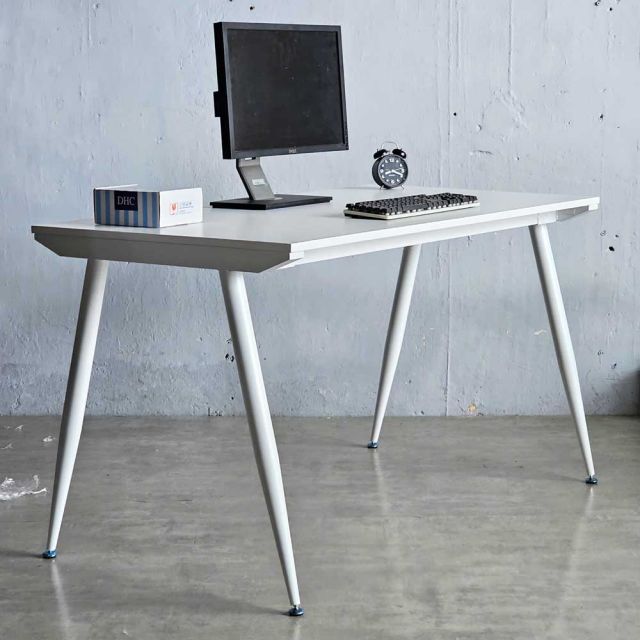 Bàn làm việc 140x70cm gỗ cao su hệ CONE lắp ráp HBCO067