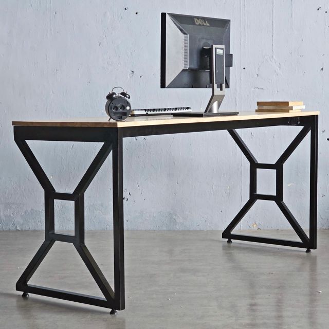 Bàn làm việc 140x60cm gỗ cao su BGD68074