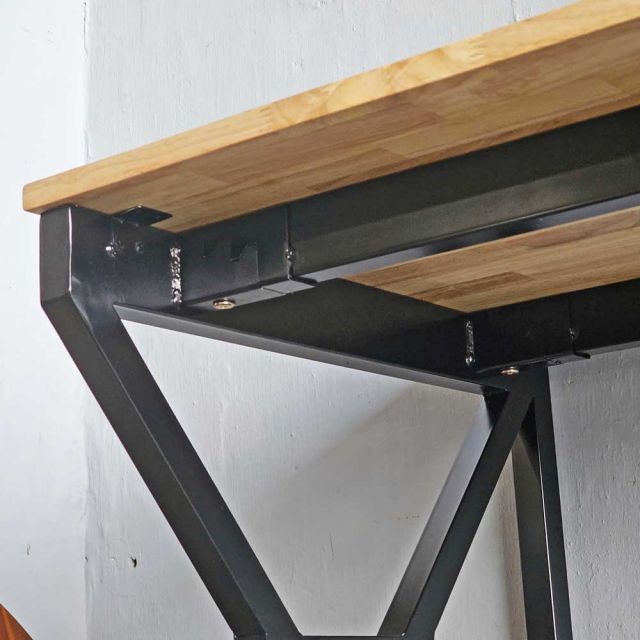 Bàn làm việc 140x60cm gỗ cao su BGD68074