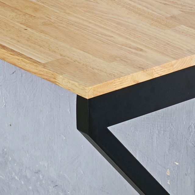 Bàn làm việc 140x60cm gỗ cao su BGD68074