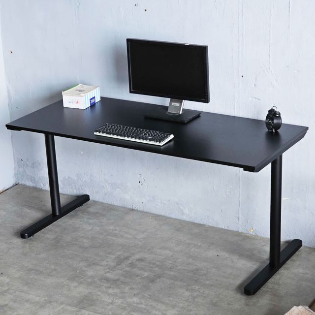 Bàn văn phòng 160x70cm gỗ cao su chân sắt lắp ráp hệ TIO HBTO0167