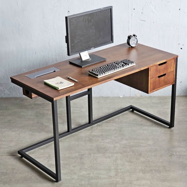 Bàn làm việc Zenit 140x60cm gỗ cao su BD68133