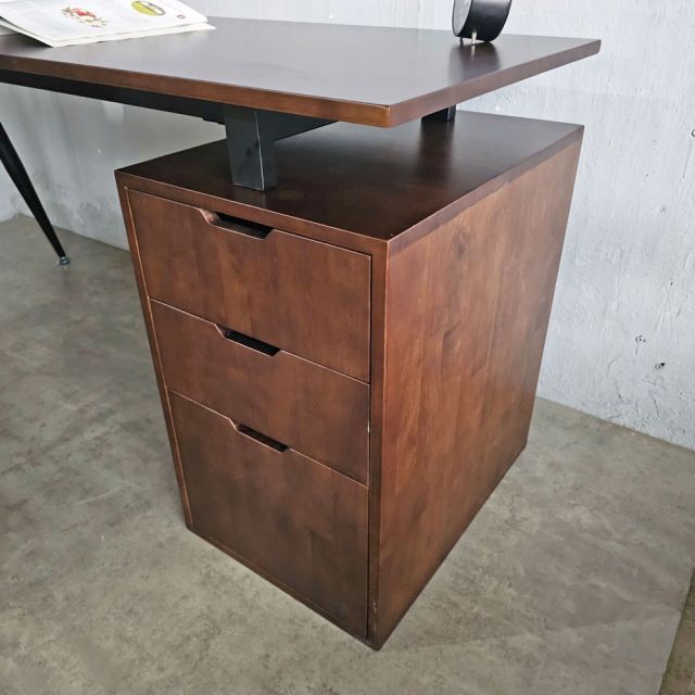 Bàn làm việc gác tủ 160x70cm gỗ cao su hệ CONE HBCO065