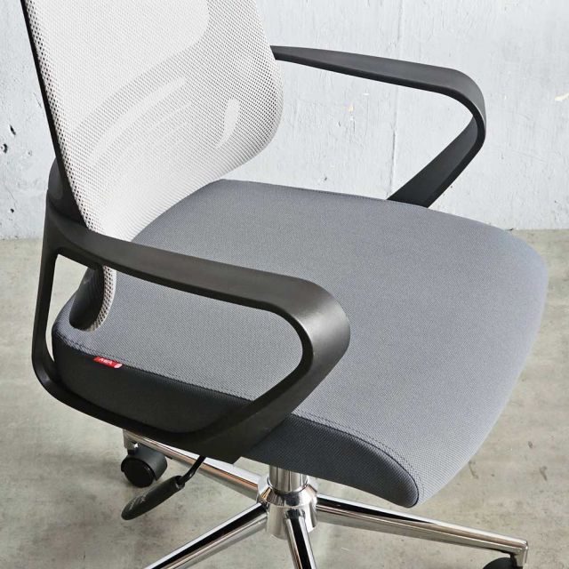 Ghế xoay văn phòng lưng lưới có tựa đầu HOM1102-D04