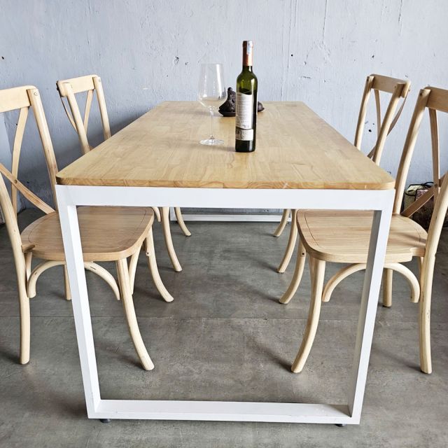 Bàn ăn chữ nhật 160x80cm gỗ cao su BA68206
