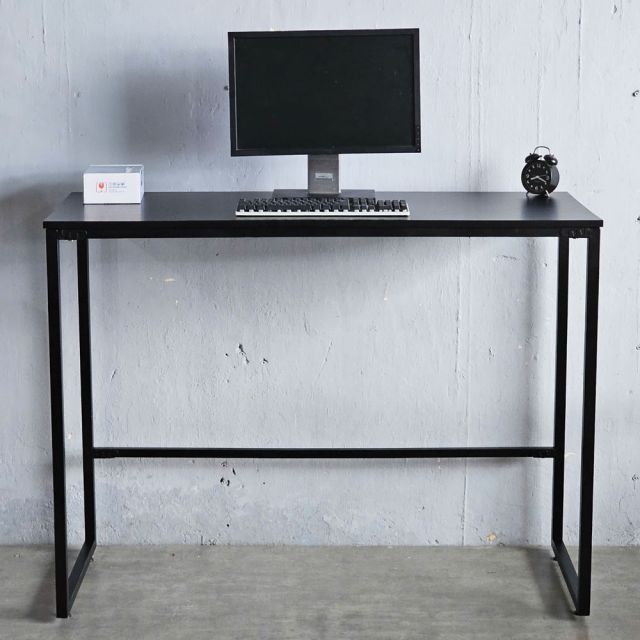 Bàn làm việc đứng 140x60cm gỗ cao su STD68042