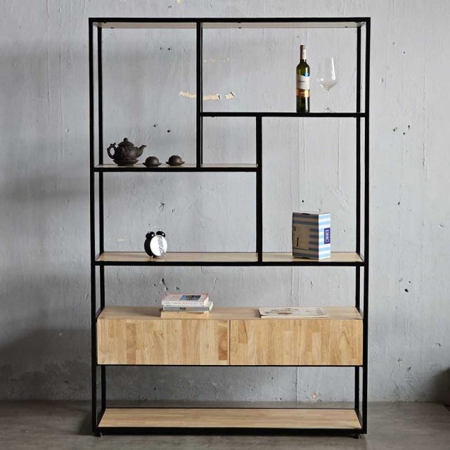 Kệ trang trí gỗ cao su khung sắt có tủ dưới 120x35x180(cm) KTB68074