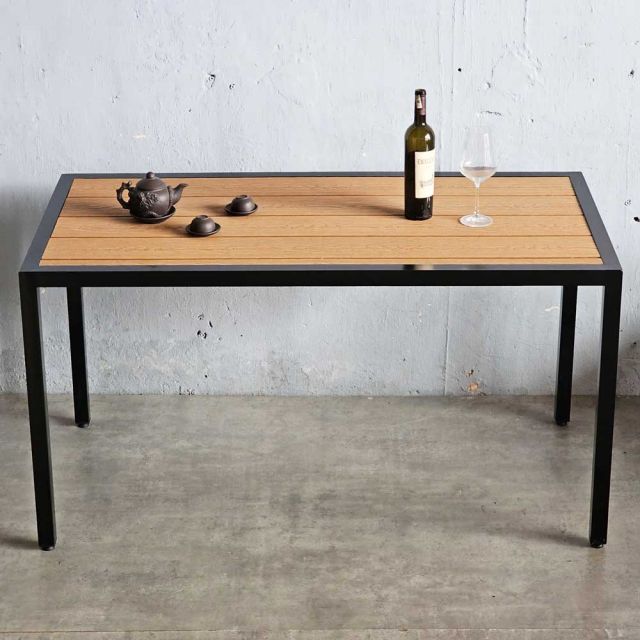Bàn ăn ngoài trời 140x80cm gỗ nhựa BA68208
