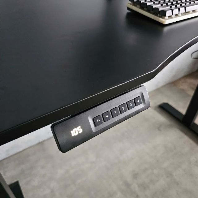 Bàn Gaming nâng hạ chiều cao 1 động cơ 140x70cm gỗ cao su FLD029