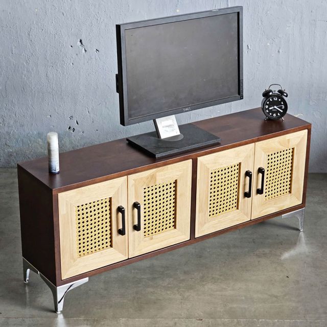 Tủ TV cửa lưới mắt cáo 120x25x55cm gỗ cao su KTV68115