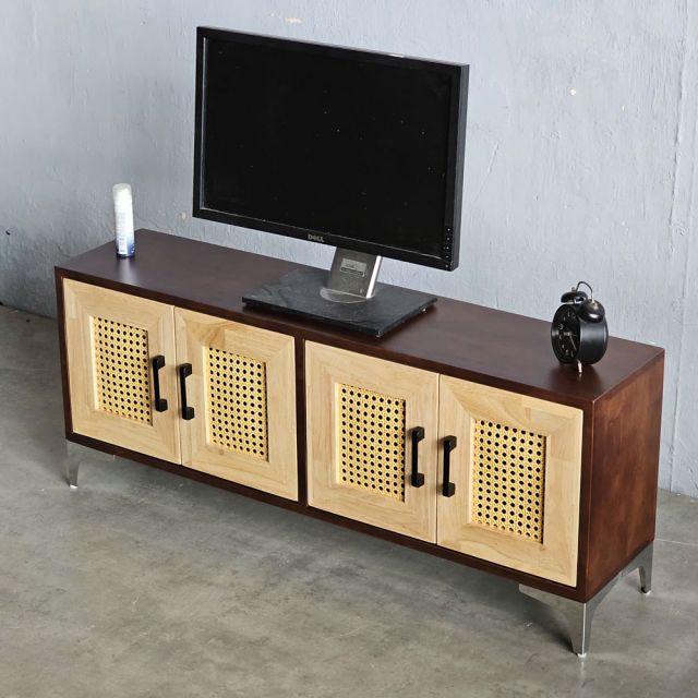 Tủ TV cửa lưới mắt cáo 120x25x55cm gỗ cao su KTV68115