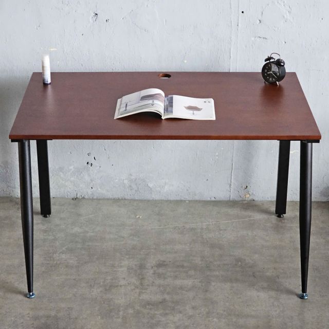Bàn quản lý 120x70cm gỗ cao su BGD68075