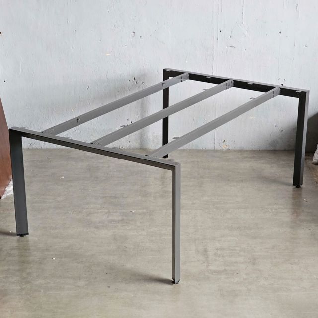 Chân sắt lắp ráp cho bàn 180x120cm hệ Trian HCTA023