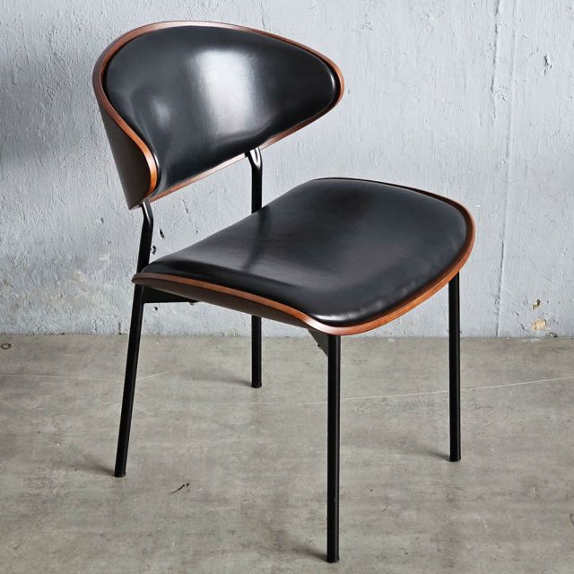 Combo bàn cafe Tulip và 2 ghế Elara CBCF315