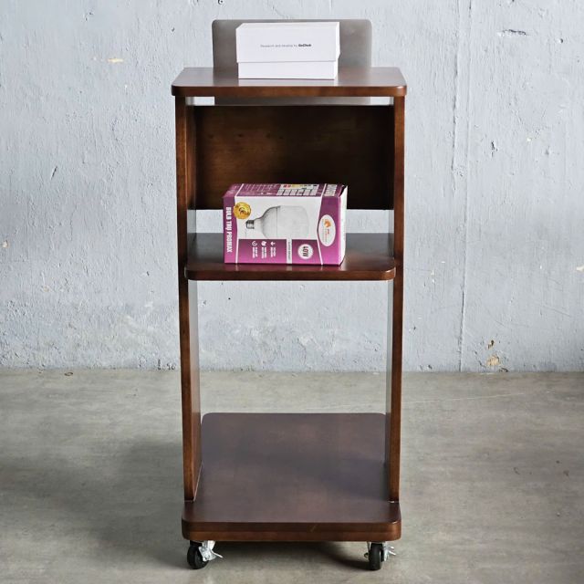 Kệ máy chiếu di động gỗ cao su KMI68005