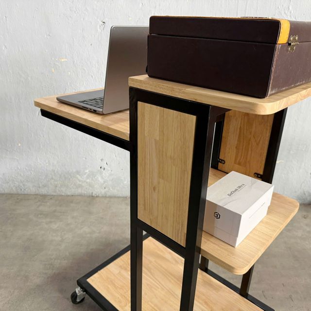 Kệ máy chiếu di động gỗ cao su KMI68004
