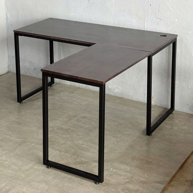 Bàn góc L 140x140cm chân sắt chữ nhật lắp ráp
