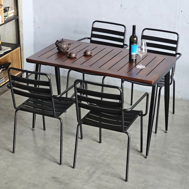 Combo bàn ngoài trời gỗ tràm và 4 ghế sắt CBNT004