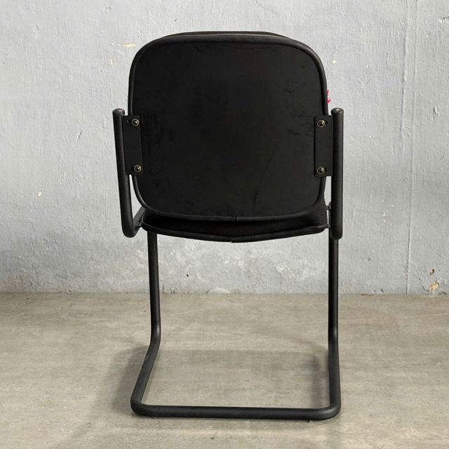 HOM1066_04 - Ghế nệm chân quỳ cho phòng họp