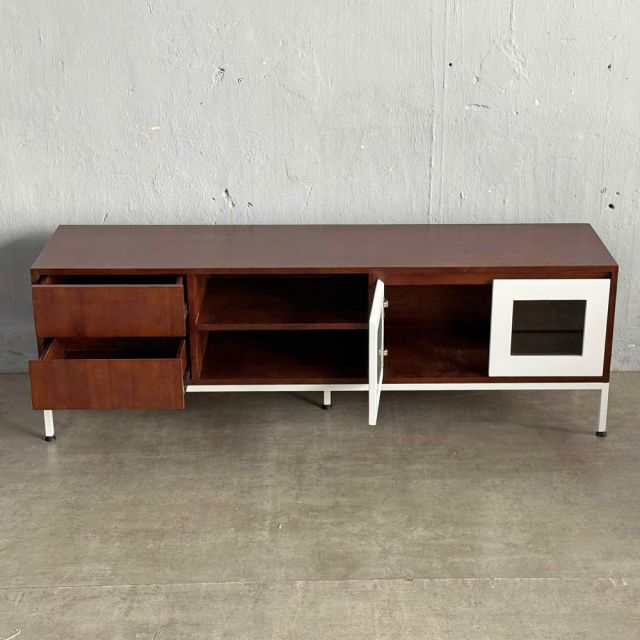 Kệ tivi có ngăn kéo gỗ cao su chân sắt KTV68096
