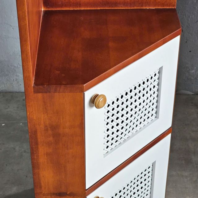 Kệ góc tường có ngăn tủ 35x35x160cm gỗ cao su KGT68030