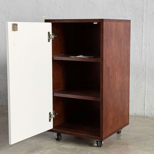 Tủ cá nhân di động 3 ngăn gỗ tự nhiên TCN68037