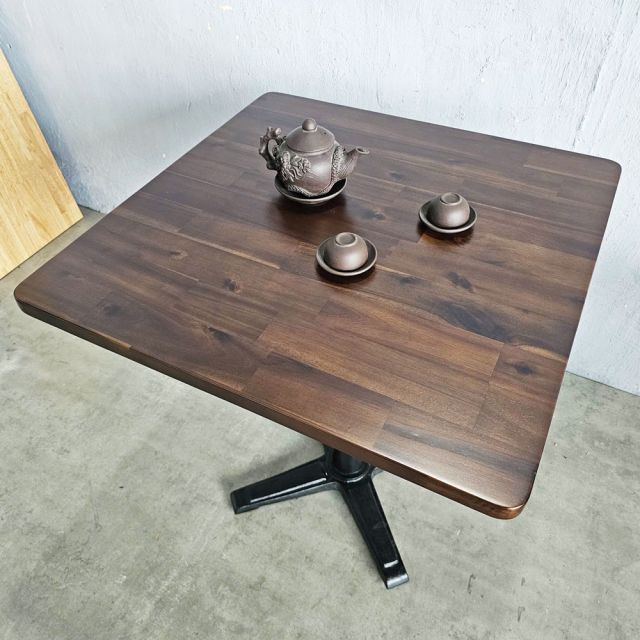 Bàn cafe vuông 70x70cm gỗ tràm chân sắt chữ X đúc CFD68247