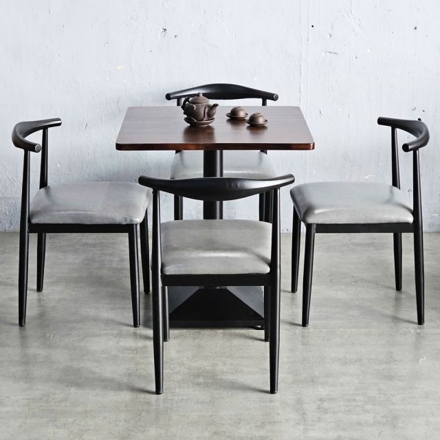 Combo bàn cafe vuông 70x70cm và 4 ghế Bull sắt CBCF319