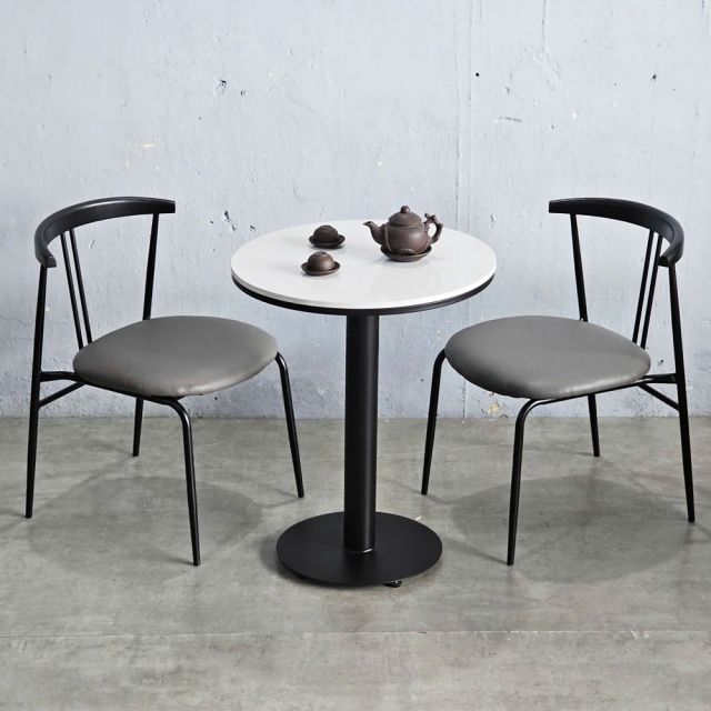 Combo ban tron mat gach bong va 2 ghe cafe CBCF317