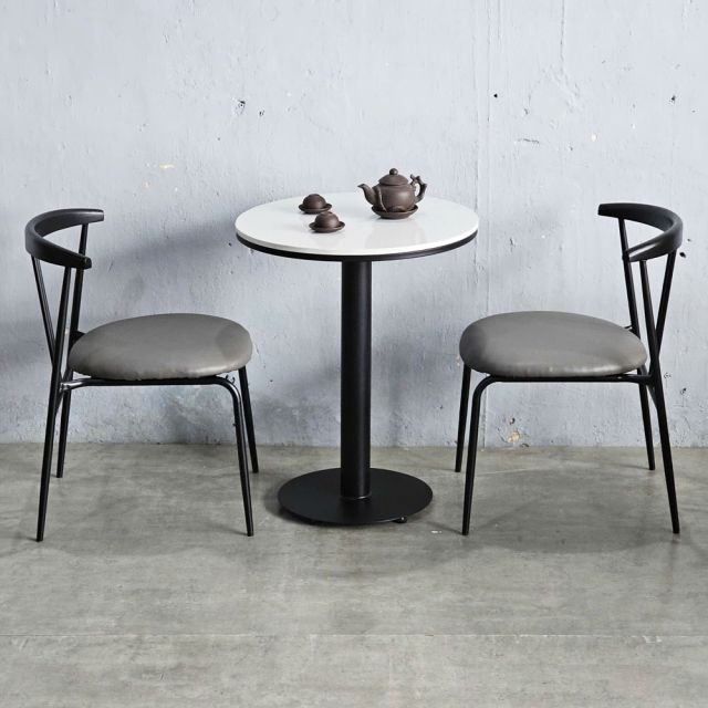 Combo ban tron mat gach bong va 2 ghe cafe CBCF317