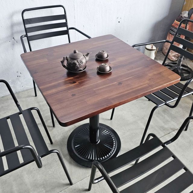 Combo bàn cafe vuông 70x70cm và 4 ghế sắt CBCF318